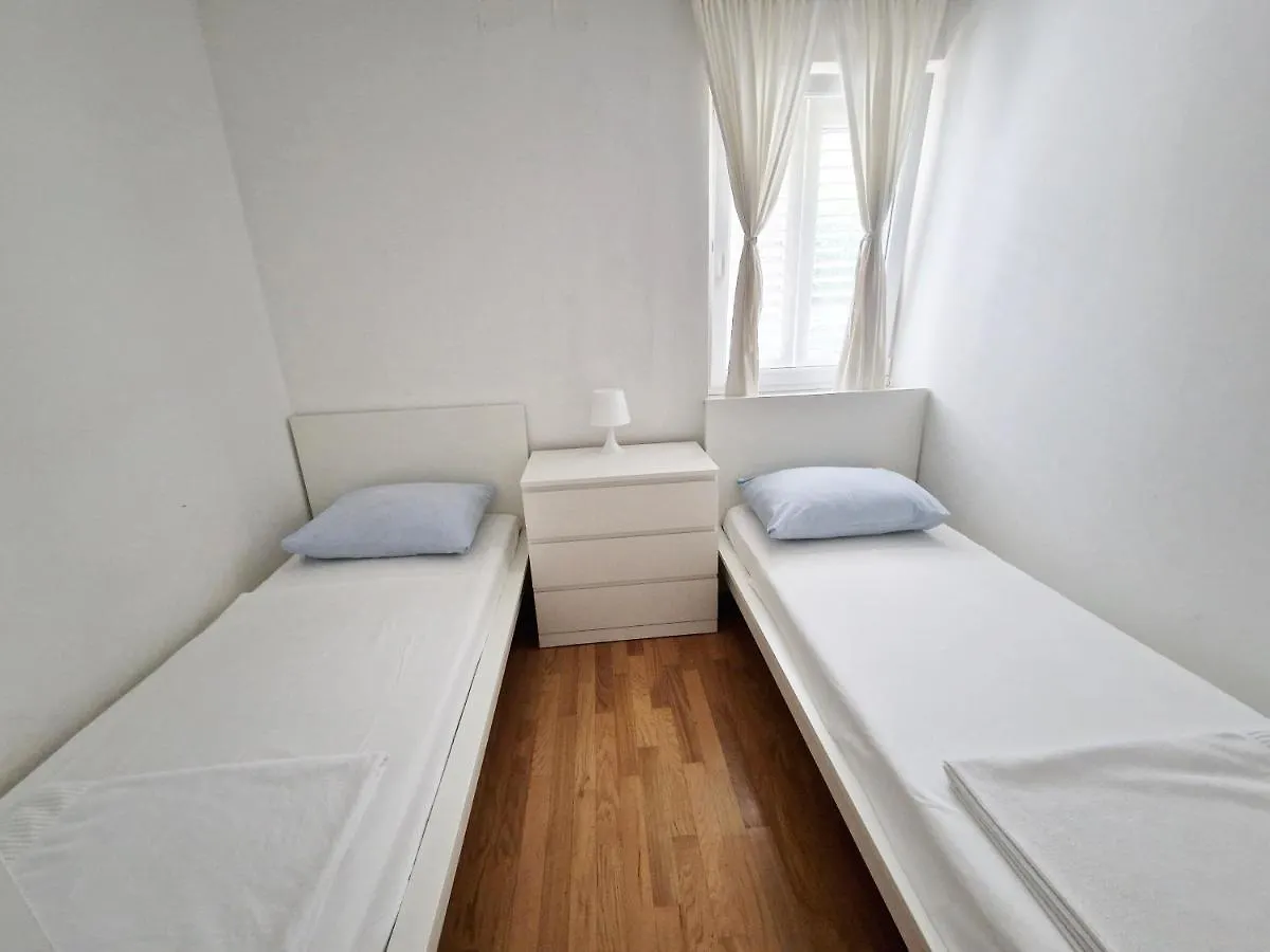 Leun Apartmani Kostrena